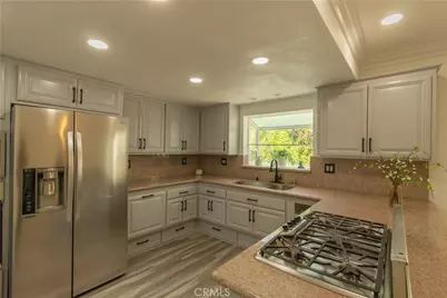 2350 Shadow Hill Drive, Riverside, CA 92506 - Photo 17