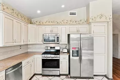 165 Cottonwood Avenue, Riverside, CA 92506 - Photo 9
