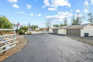 24765 Las Flores Dr, Canyon Lake, CA 92587 - Photo 23