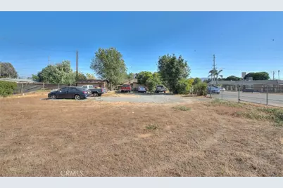 17788 San Bernardino, Fontana, CA 92335 - Photo 47