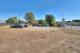 17788 San Bernardino, Fontana, CA 92335 - Photo 47