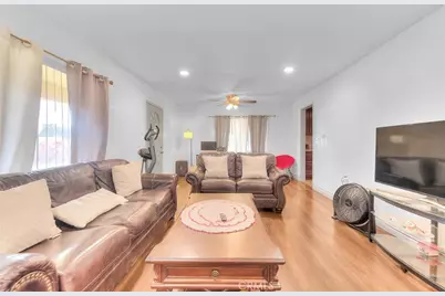17788 San Bernardino, Fontana, CA 92335 - Photo 13
