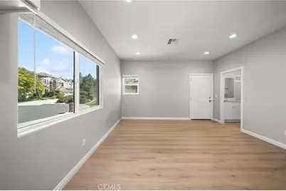 1240 San Cristobal Dr, Riverside, CA 92506 - Photo 9