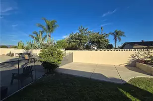 8725 Boxwood Ct, Fontana, CA 92335 - Photo 13