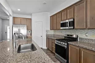 12352 Osprey Ln, Victorville, CA 92392 - Photo 7