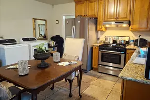 1346 W Century, Los Angeles, CA 90044 - Photo 3