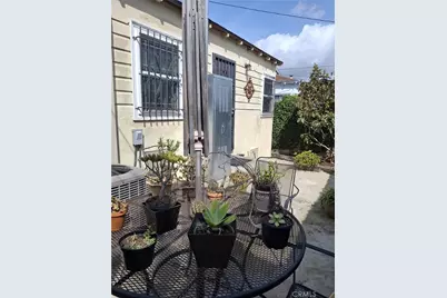 1346 W Century, Los Angeles, CA 90044 - Photo 11