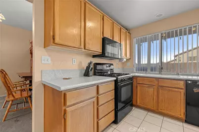 9041 Berkeley, Hesperia, CA 92344 - Photo 25