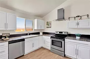 32480 Wren, Lucerne Valley, CA 92356 - Photo 9