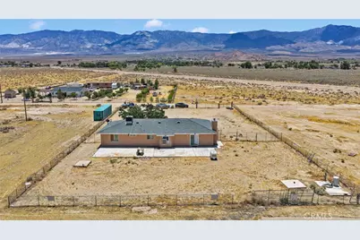32480 Wren, Lucerne Valley, CA 92356 - Photo 37