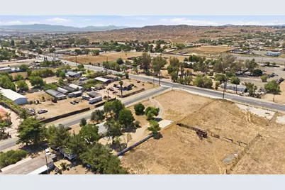 21820 Cajalco Road, Perris, CA 92570 - Photo 39