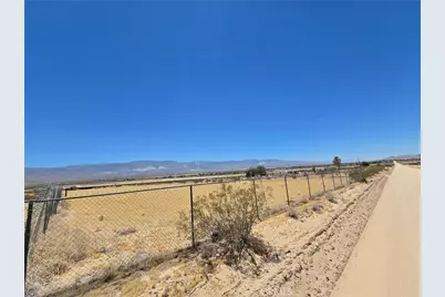 37915 Rabbit Springs, Lucerne Valley, CA 92356 - Photo 3