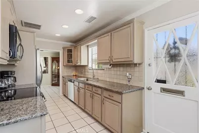 3719 Tahoe Court, Riverside, CA 92506 - Photo 11