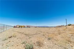 25333 Valley View, Apple Valley, CA 92308 - Photo 17