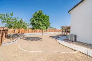 13637 Larkspur Ct, Victorville, CA 92394 - Photo 25