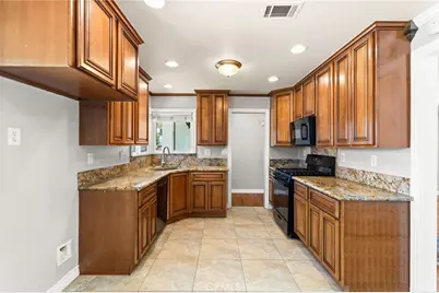 18281 Avolinda, Yorba Linda, CA 92886 - Photo 3
