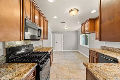 18281 Avolinda, Yorba Linda, CA 92886 - Photo 5