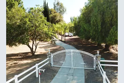 17371 Mockingbird Canyon, Riverside, CA 92504 - Photo 9