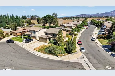 1350 Gordon Court, Beaumont, CA 92223 - Photo 3