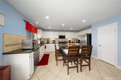 3370 Freeport, Corona, CA 92881 - Photo 9