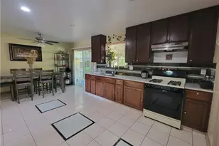 13614 Golden Eagle Ct, Moreno Valley, CA 92553 - Photo 11