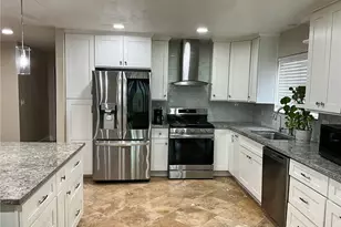 8906 Lime Ct, Fontana, CA 92335 - Photo 5