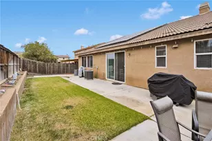 9048 Guadalupe Ave, Oak Hills, CA 92344 - Photo 35