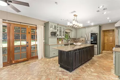 13515 Oak Mountain, Yucaipa, CA 92399 - Photo 23