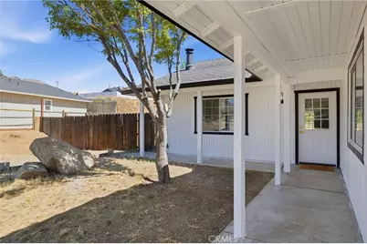 21009 Brentwood, Tehachapi, CA 93561 - Photo 3