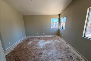 12006 Overland Ct, Fontana, CA 92337 - Photo 9