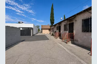 12008 Long Beach, Lynwood, CA 90262 - Photo 11