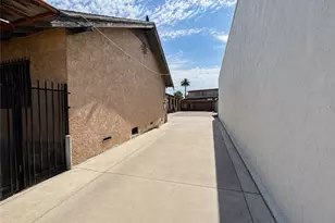 12008 Long Beach, Lynwood, CA 90262 - Photo 7