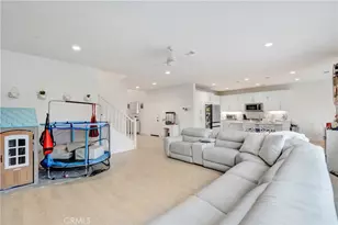 15740 Parry Peak Dr, Fontana, CA 92336 - Photo 5