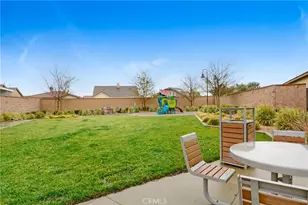 15740 Parry Peak Dr, Fontana, CA 92336 - Photo 15