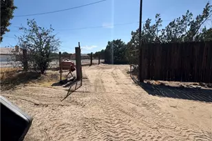 15872 Muscatel, Hesperia, CA 92345 - Photo 11