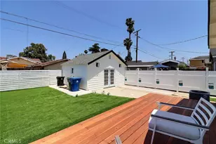 2015 W 42nd Pl, Los Angeles, CA 90062 - Photo 23