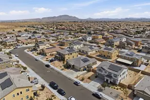 15727 Akron, Victorville, CA 92394 - Photo 35