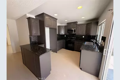 20307 Elkwood, Los Angeles, CA 91306 - Photo 3