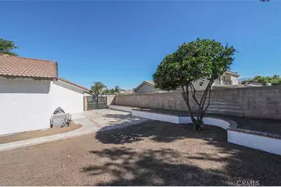 211 W Columbine Avenue, Rialto, CA 92377 - Photo 33