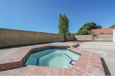 211 W Columbine Avenue, Rialto, CA 92377 - Photo 3