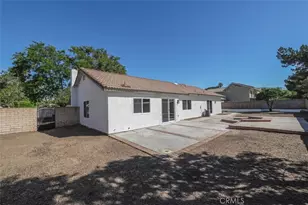 211 W Columbine Ave, Rialto, CA 92377 - Photo 31