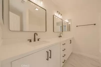 211 W Columbine Avenue, Rialto, CA 92377 - Photo 23