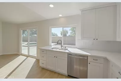 211 W Columbine Avenue, Rialto, CA 92377 - Photo 9