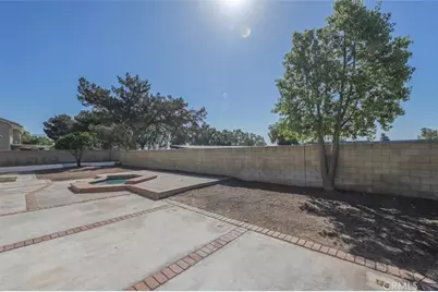 211 W Columbine Avenue, Rialto, CA 92377 - Photo 35