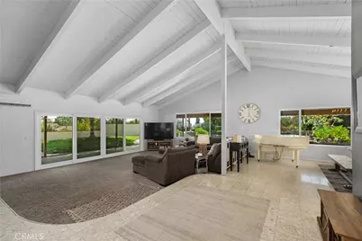 6125 Clarendon Court, Riverside, CA 92506 - Photo 11