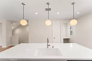 101 Sorrel Ct, Burbank, CA 91506 - Photo 15
