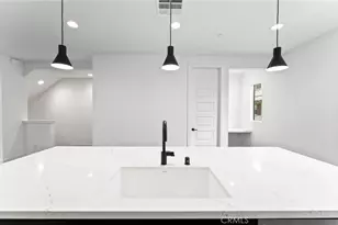 107 Sorrel Ct, Burbank, CA 91506 - Photo 13