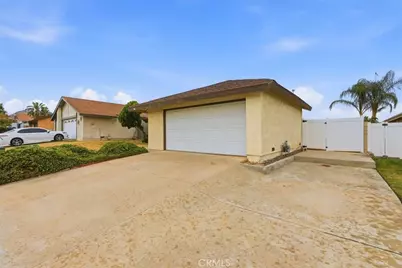 6272 Candle Light Drive, Jurupa, CA 92509 - Photo 5