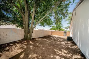 13665 Driftwood, Victorville, CA 92395 - Photo 25