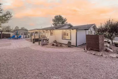 32865 Topaz, Lucerne Valley, CA 92356 - Photo 7